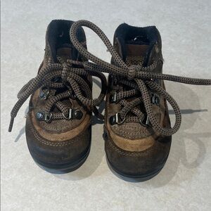 Toddler Outdoor Adventure Boots Size 5